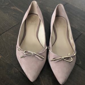 VINCE CAMUTO flats mauve taupe suede